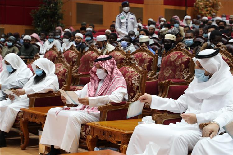 خلال اللقاء السنوي سمو رئيس الجامعة يلتقي الطلاب في برنامج "تعرف على جامعتك"